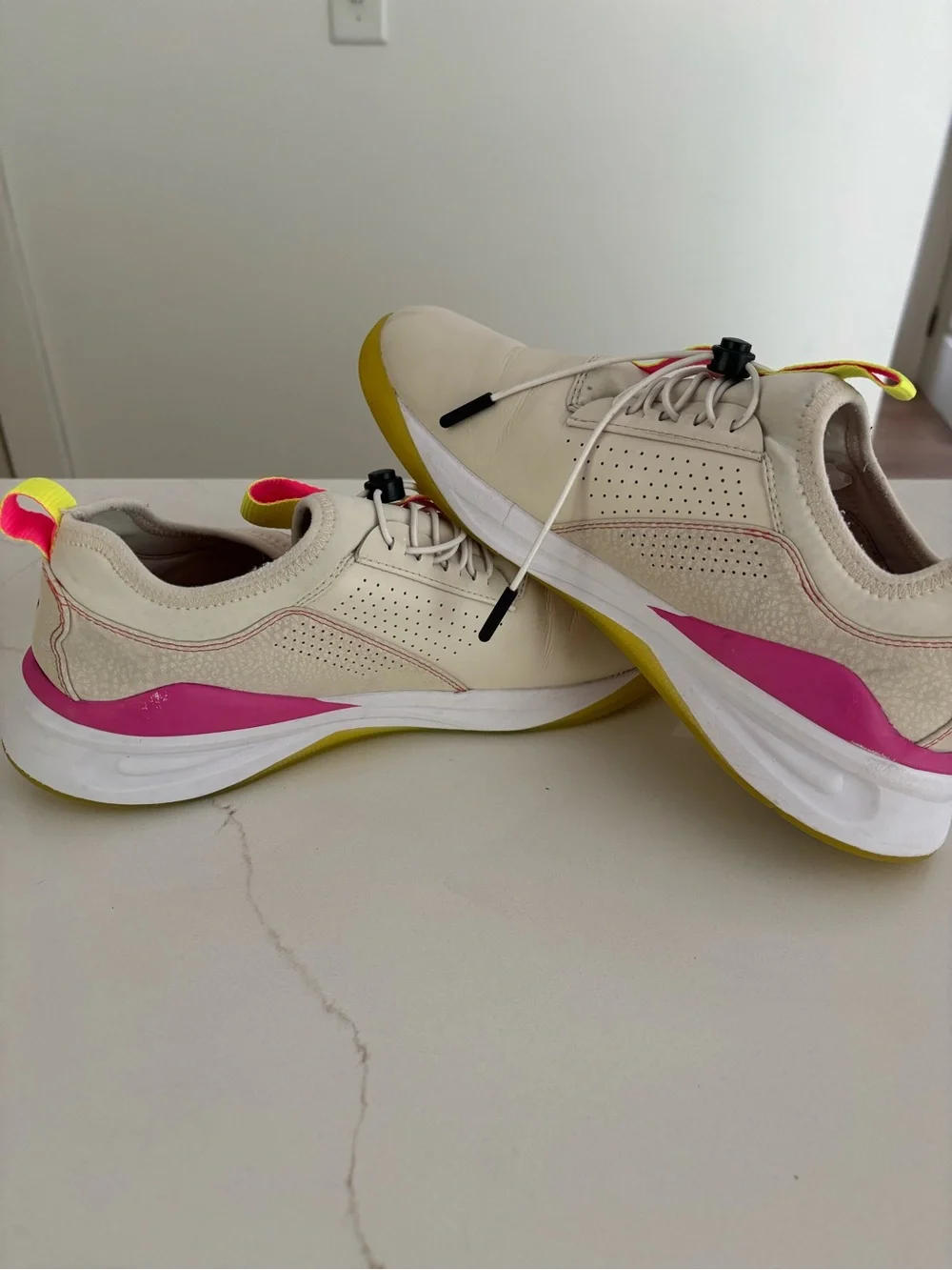 Clove Womens Size 10.5 Lemonade Comfort Shoes Healthcare Nursing Pink Yellow
